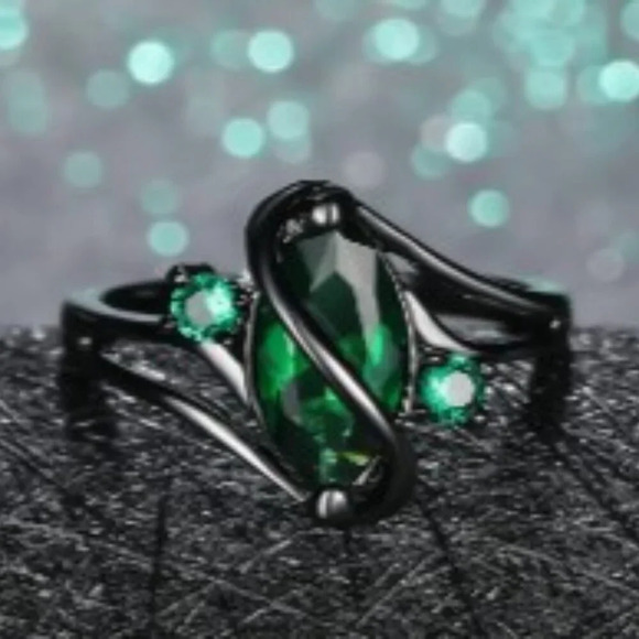 CZ Green Stones Horse Eye Style Hypoallergenic Nickel-Free Adjustable size 8 - Picture 1 of 4